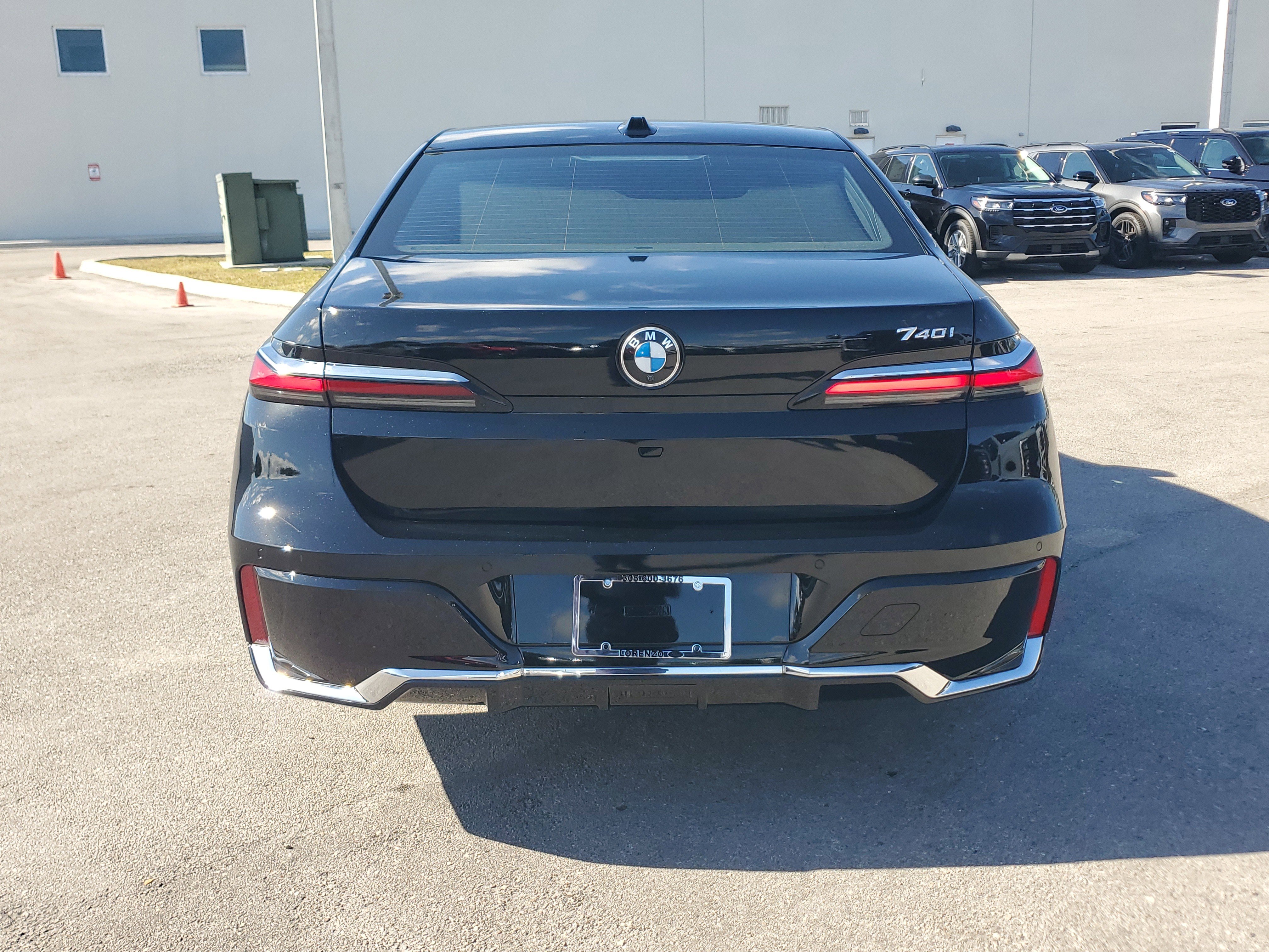 Used 2024 BMW 740i image 6