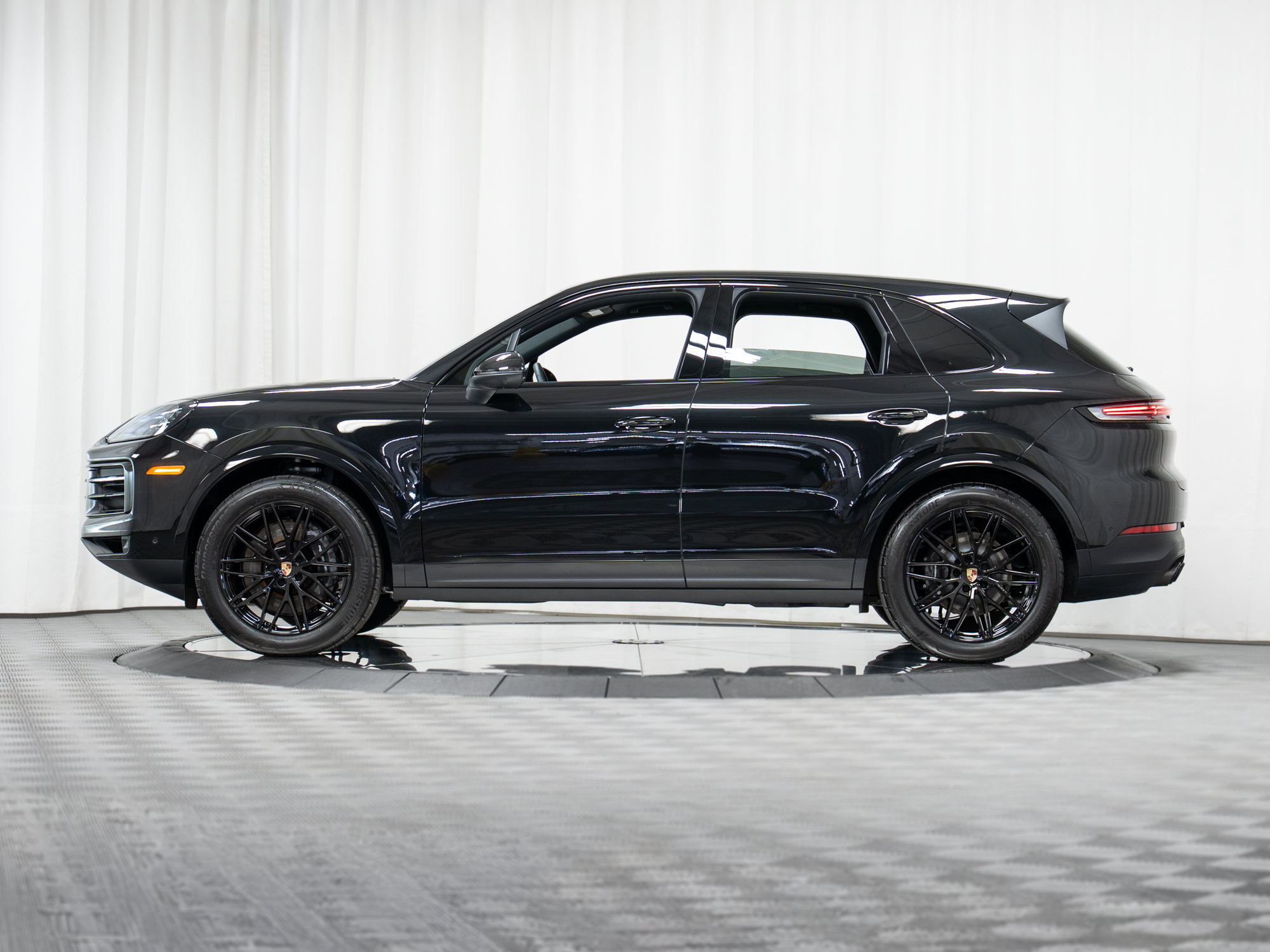 Used 2026 Porsche Cayenne AWD/4WD image 29