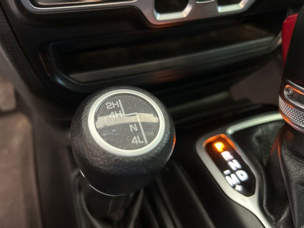 Used 2023 Jeep Gladiator Sport image 9