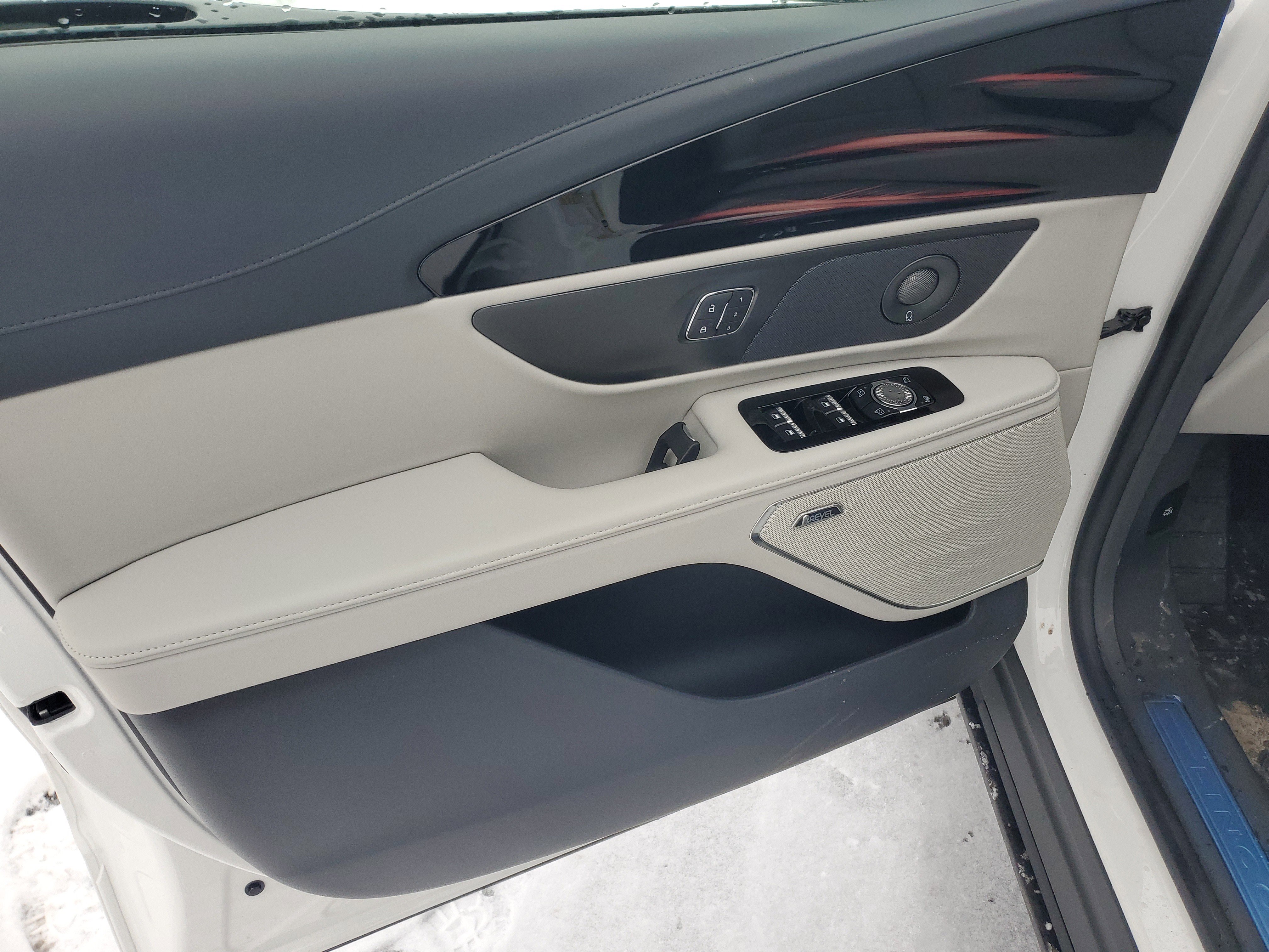 New 2026 Lincoln Nautilus Reserve w/ Jet Appearance Package AWD/4WD image 8
