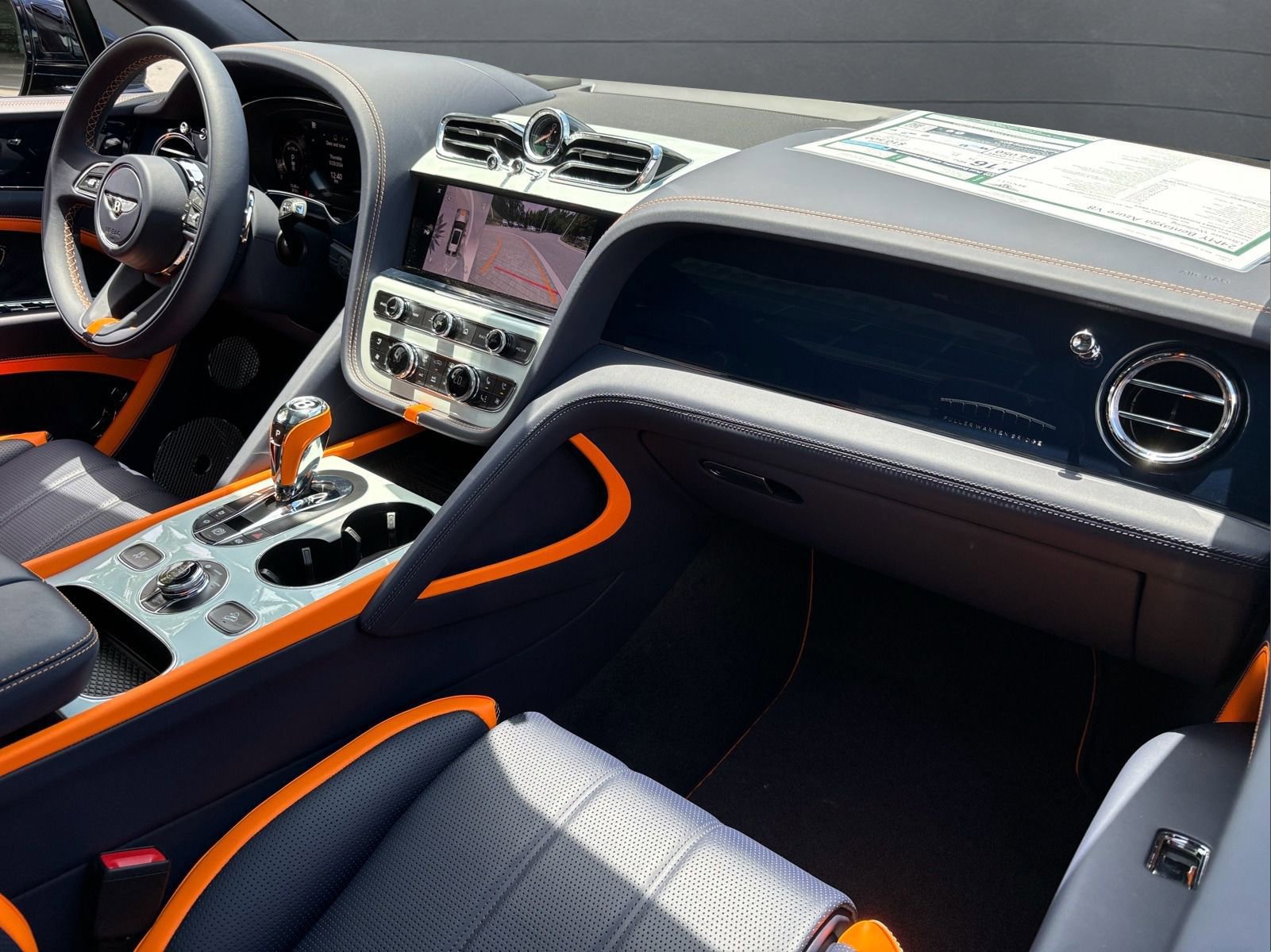 Used 2024 Bentley Bentayga image 14