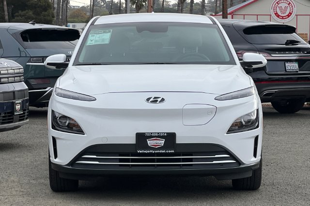 Used 2023 Hyundai Kona SE w/ Cargo Package FWD image 11