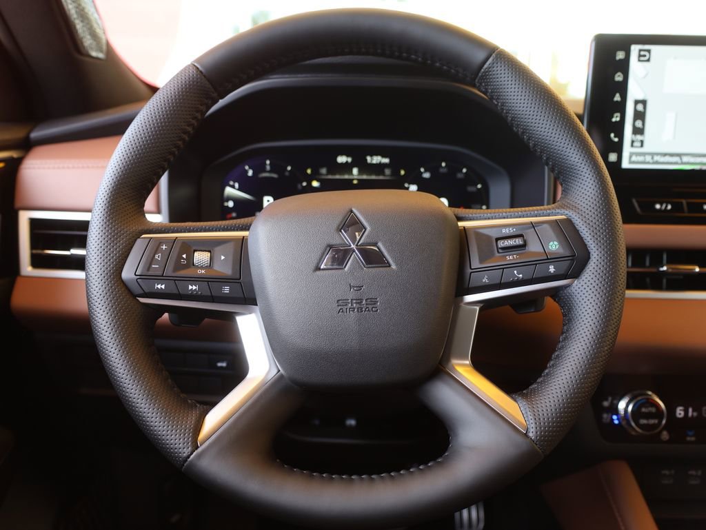 New 2025 Mitsubishi Outlander SEL image 52