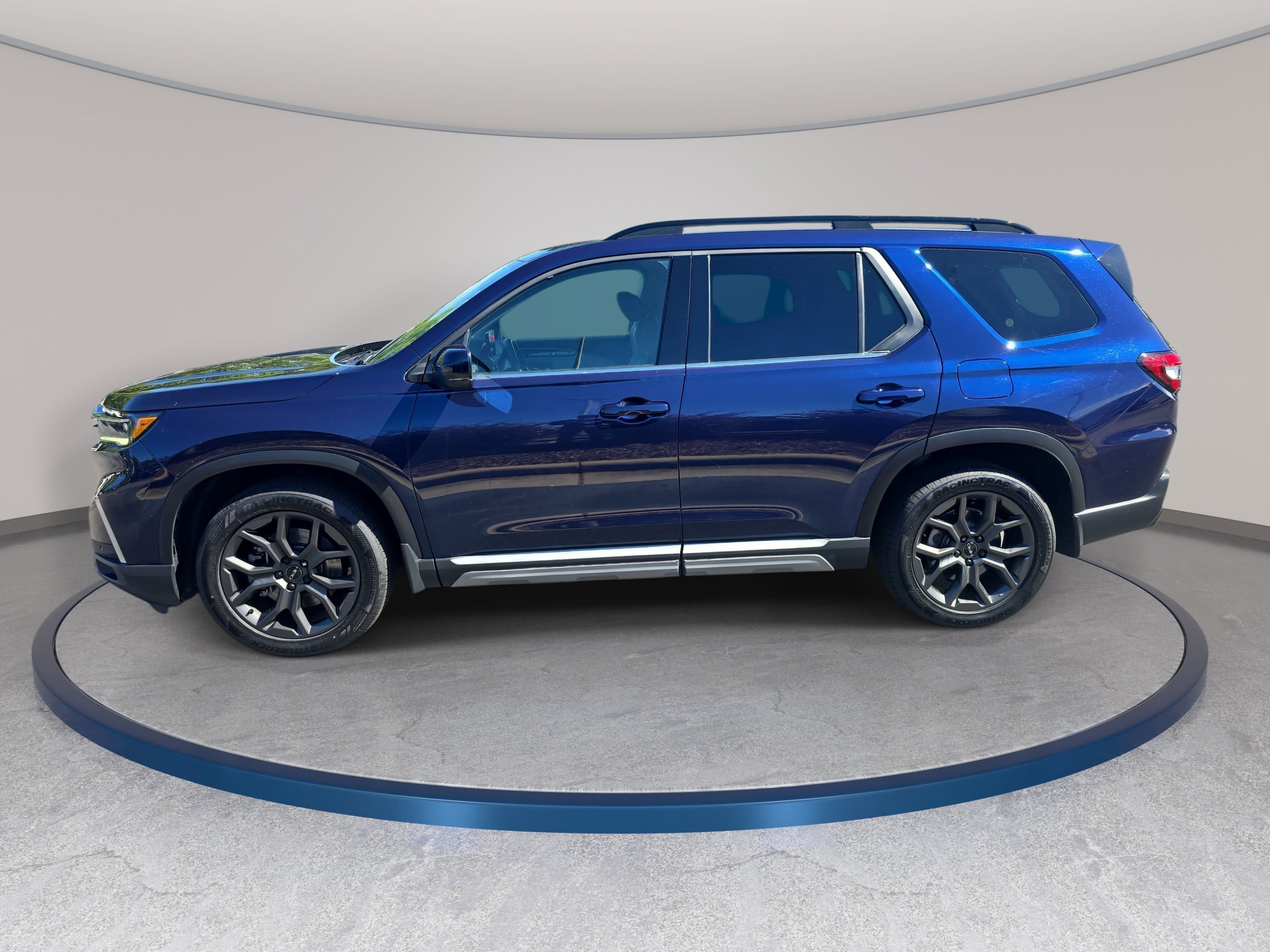Certified 2024 Honda Pilot Touring image 8