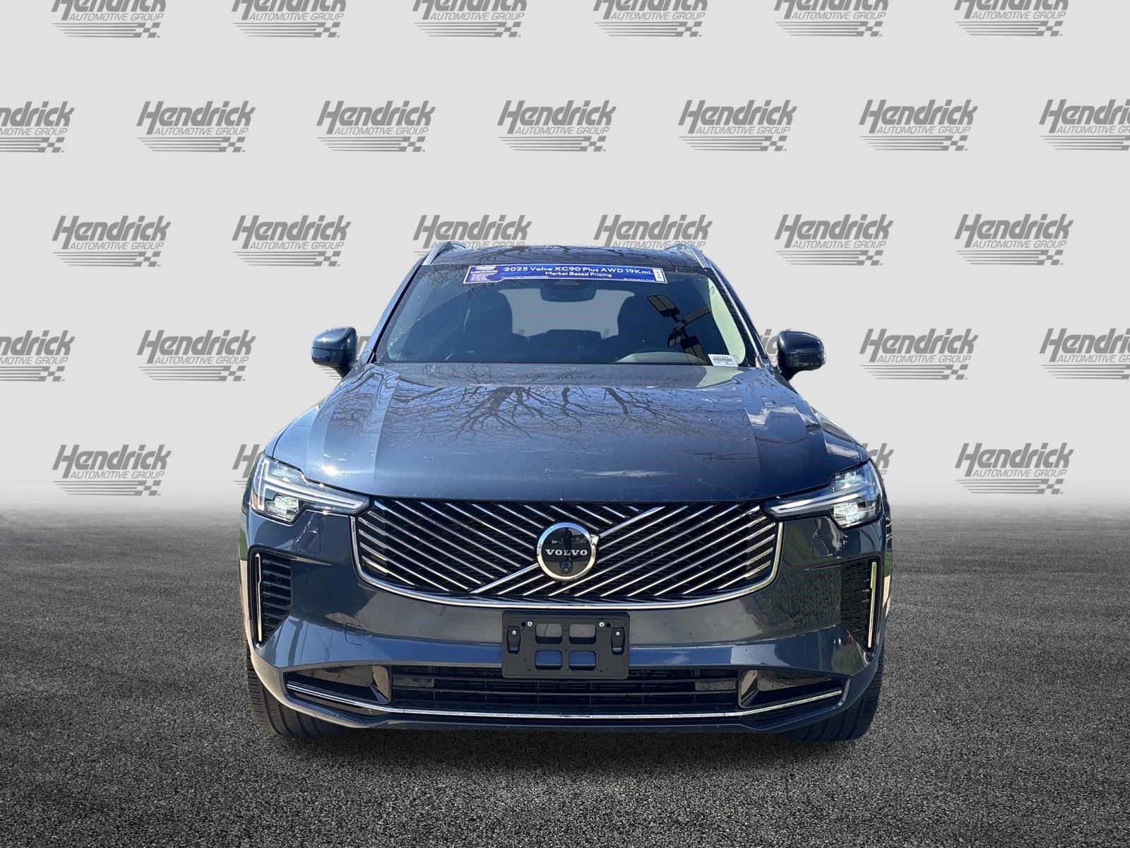 Used 2025 Volvo XC90 B6 Plus image 3