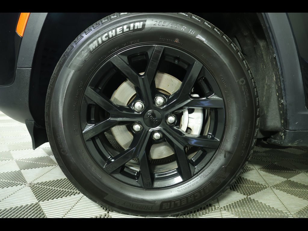 Used 2023 Jeep Grand Cherokee Altitude image 13