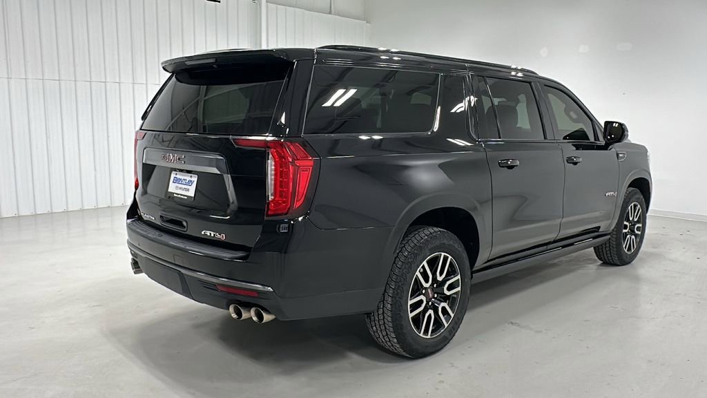 Used 2022 GMC Yukon XL AT4 image 5