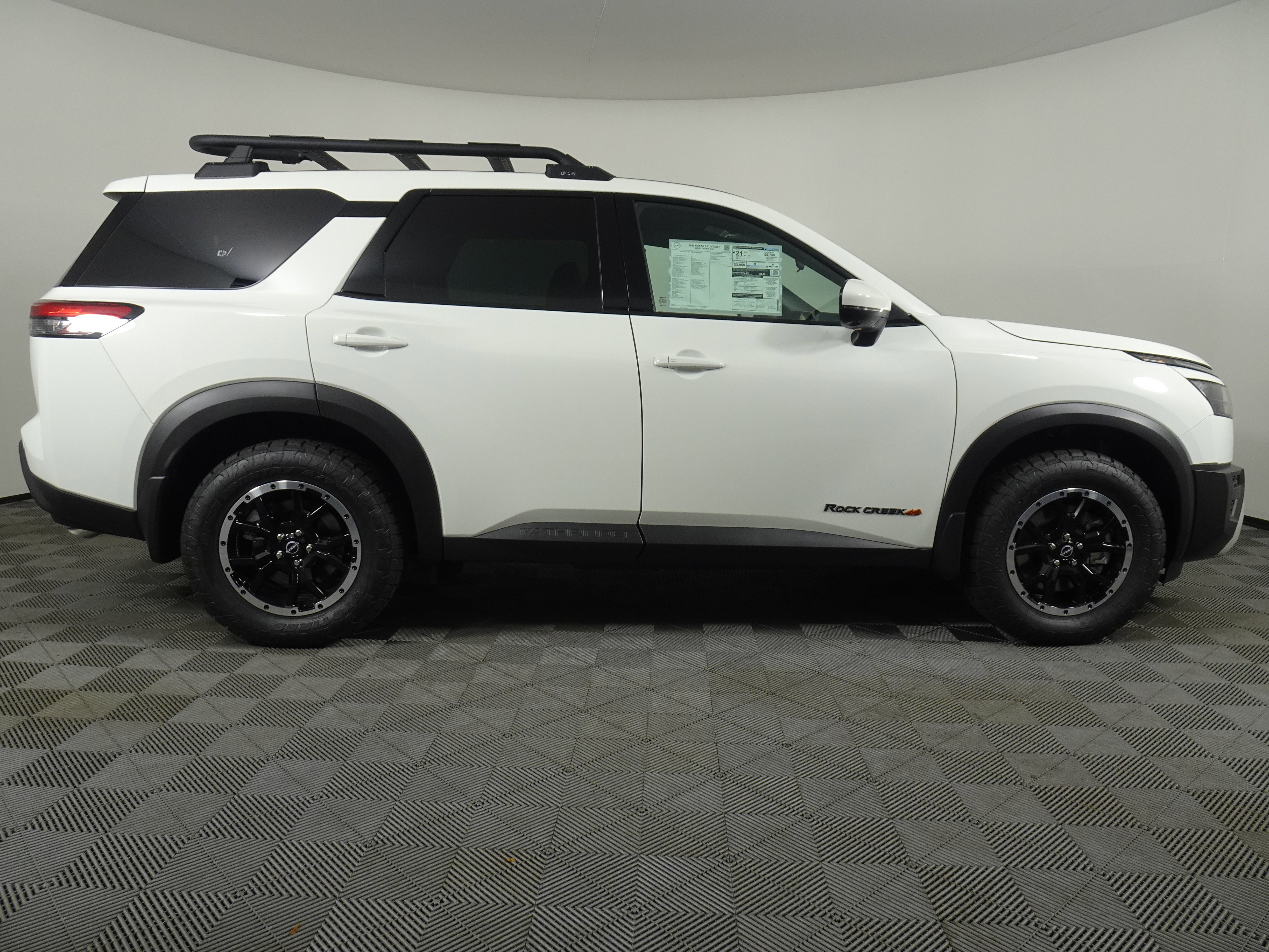 New 2025 Nissan Pathfinder Rock Creek image 2