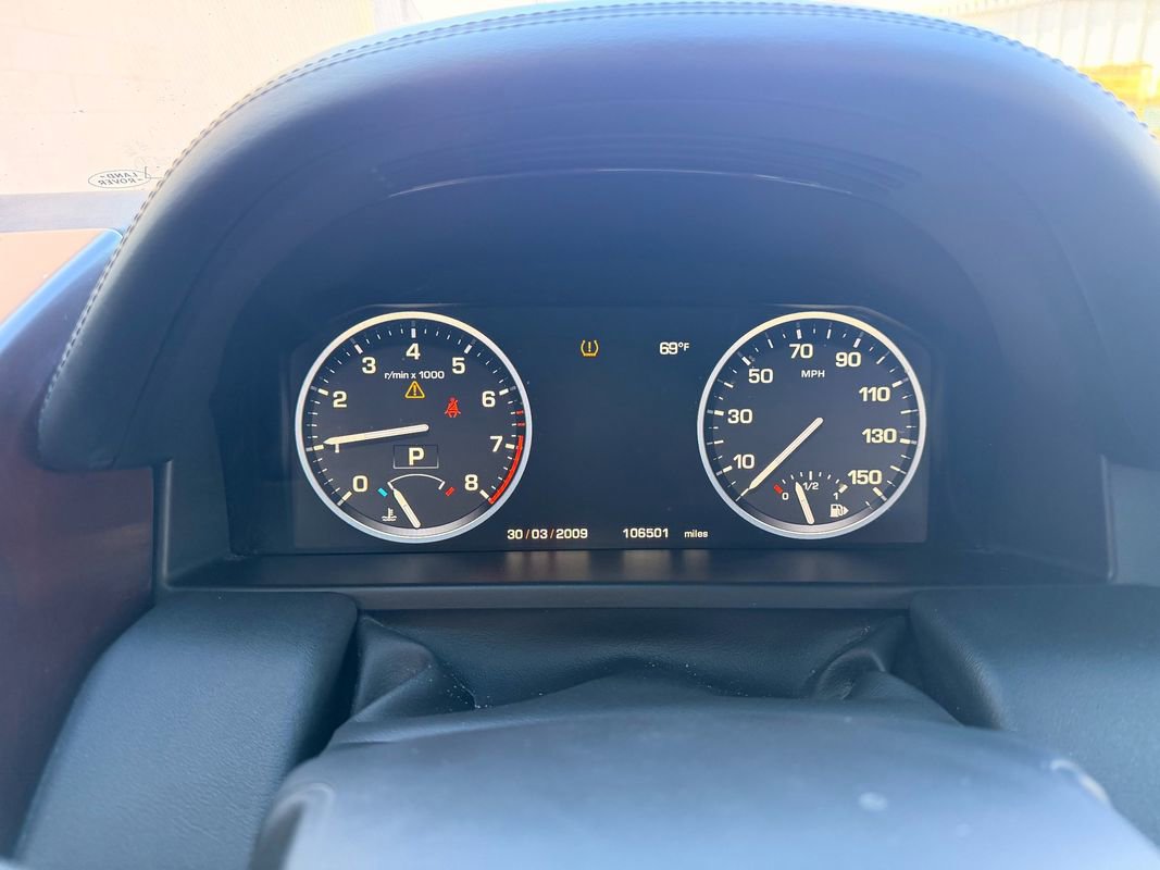 Used 2012 Land Rover Range Rover HSE image 11