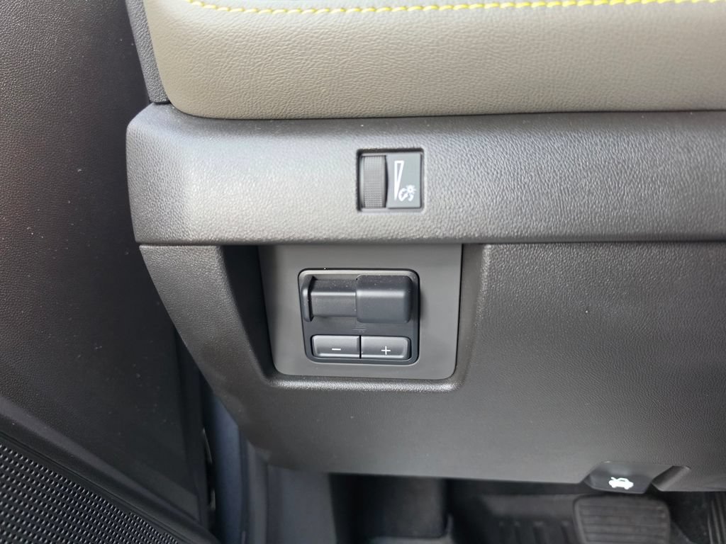 Used 2025 Chevrolet Colorado ZR2 AWD/4WD image 21
