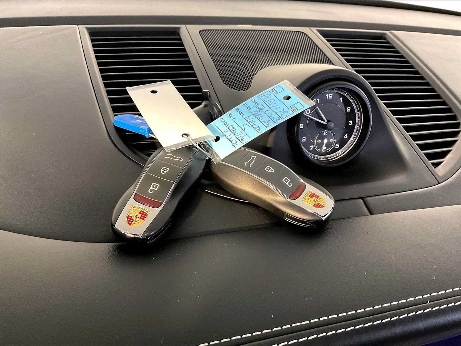 Certified 2023 Porsche Macan S AWD/4WD image 21