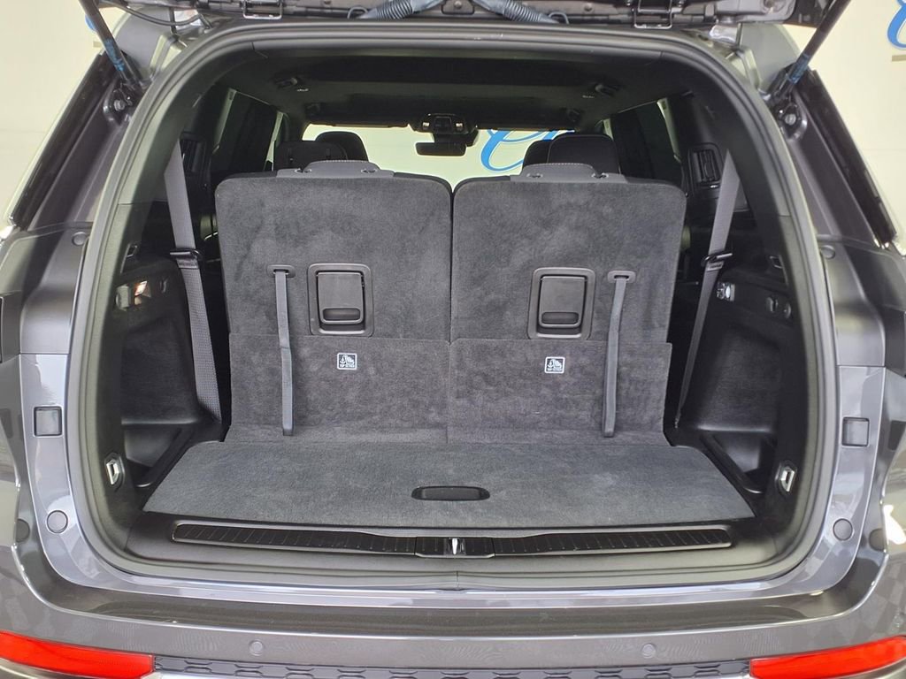 Used 2025 Jeep Grand Cherokee L Laredo w/ Trailer Tow Package image 8