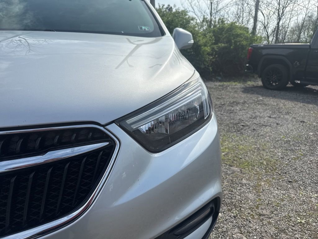 Used 2017 Buick Encore Preferred image 3