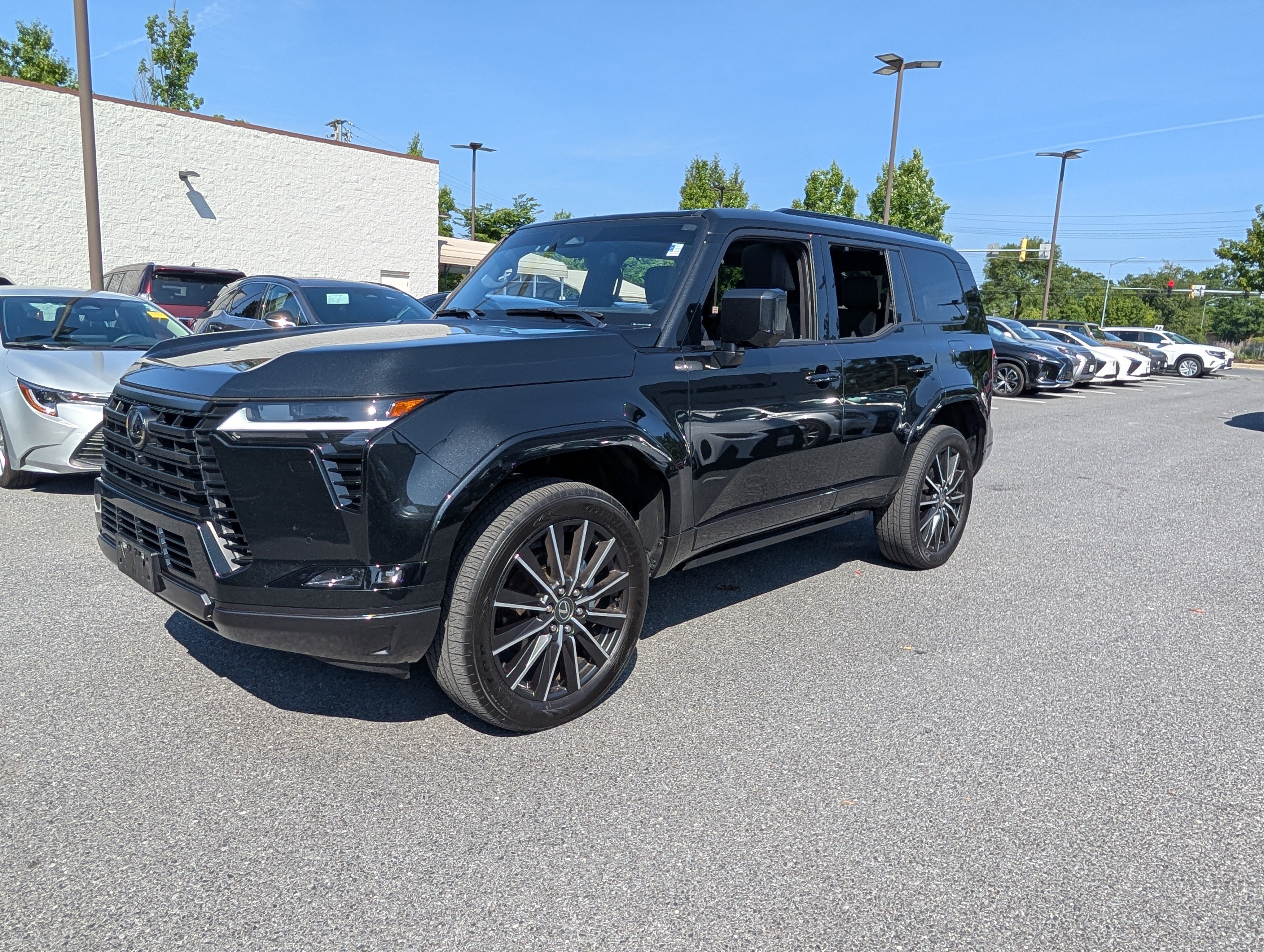 Used 2025 Lexus GX 550 w/ Accessory Package (2T) AWD/4WD image 7