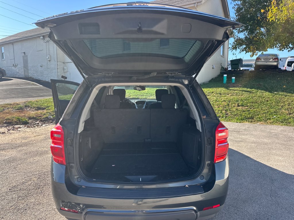 Used 2017 Chevrolet Equinox LS AWD/4WD image 17