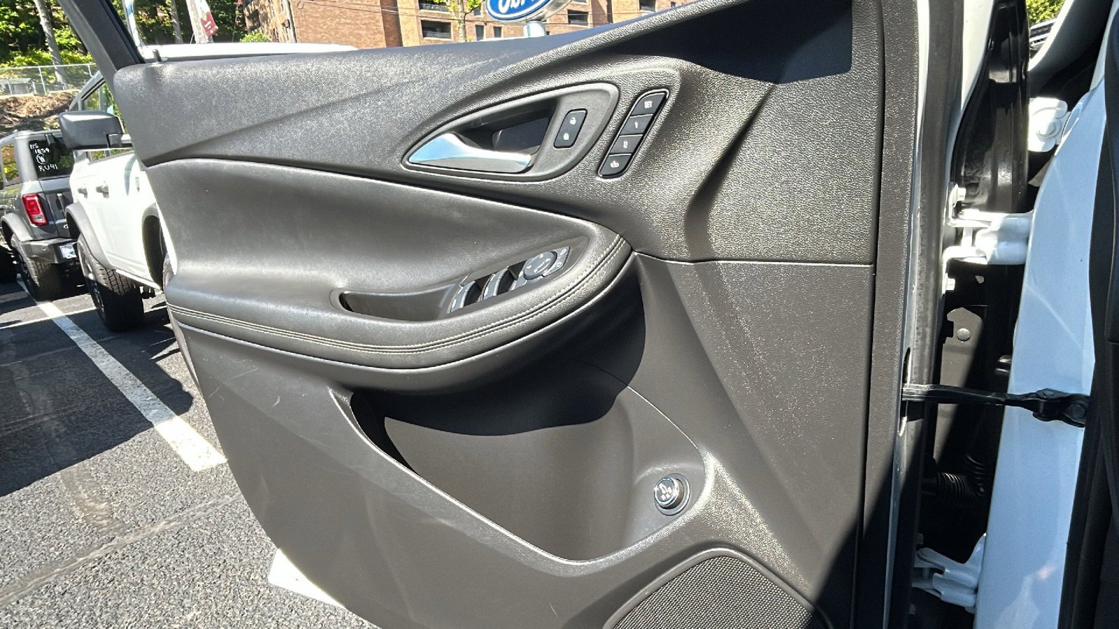 Used 2023 Buick Encore GX Essence w/ Experience Buick Package AWD/4WD image 14