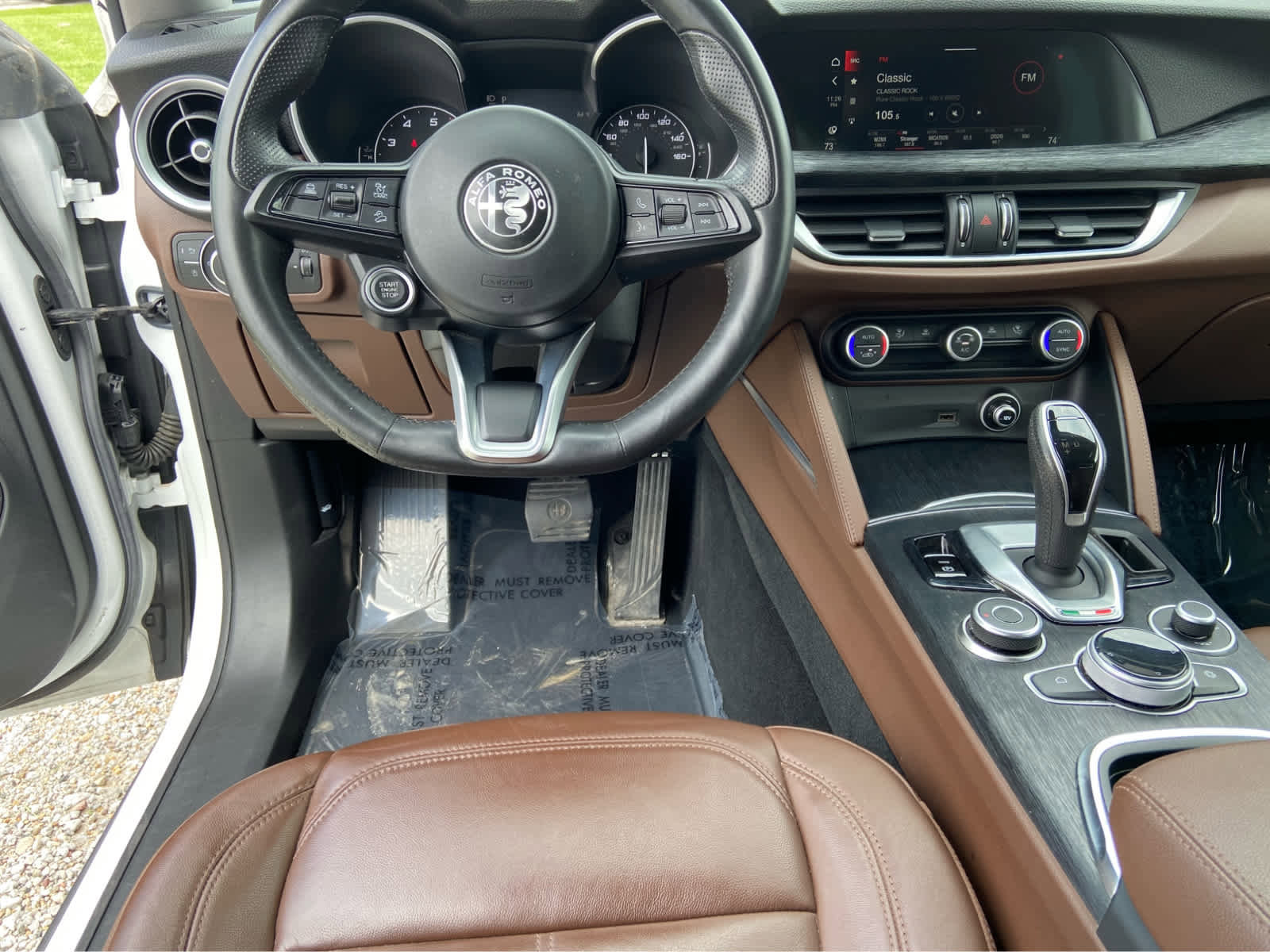 Used 2021 Alfa Romeo Stelvio Sprint w/ Active Assist 1 Package AWD/4WD image 19