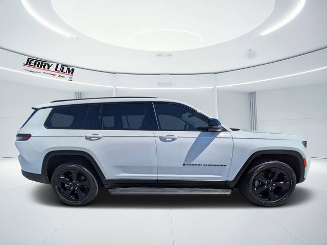 Used 2023 Jeep Grand Cherokee L Laredo image 2