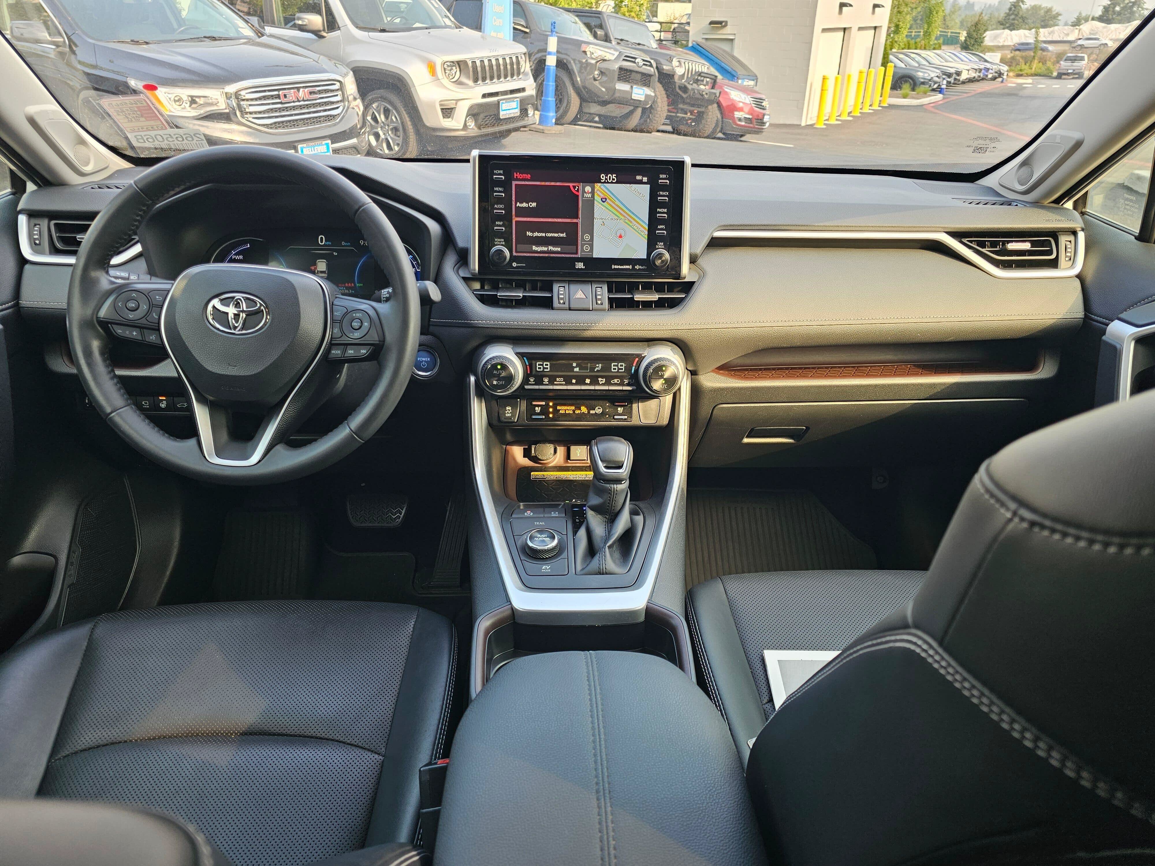 Used 2020 Toyota RAV4 Limited AWD/4WD image 22