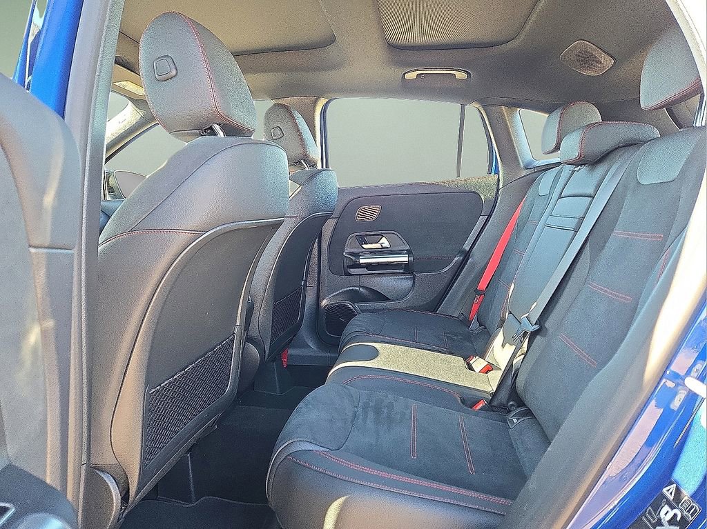 Used 2025 Mercedes-Benz GLA 35 AMG 4MATIC image 17