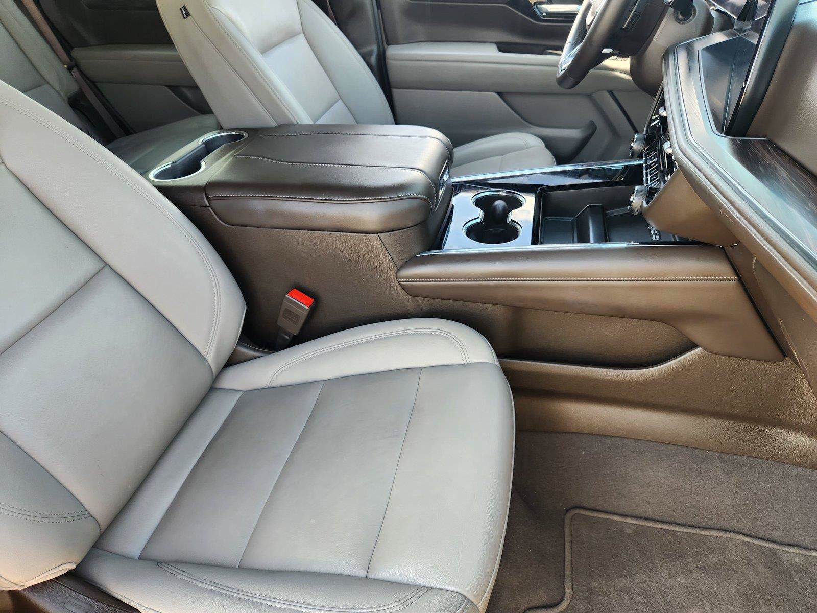 Used 2025 Chevrolet Tahoe LT RWD image 10