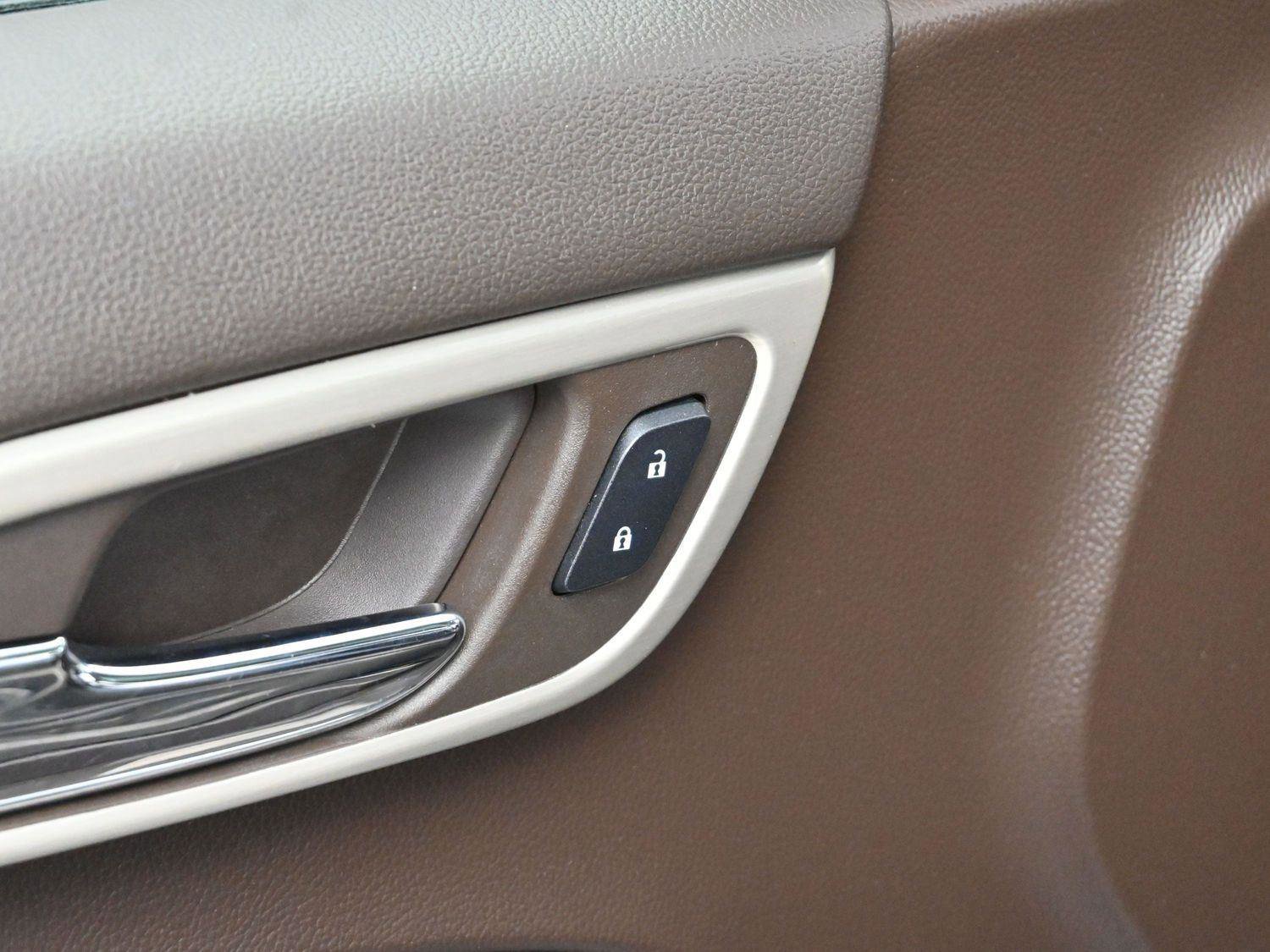 Used 2019 GMC Yukon XL Denali w/ Denali Ultimate Package image 11