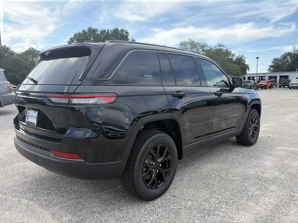 New 2026 Jeep Grand Cherokee Altitude RWD image 6