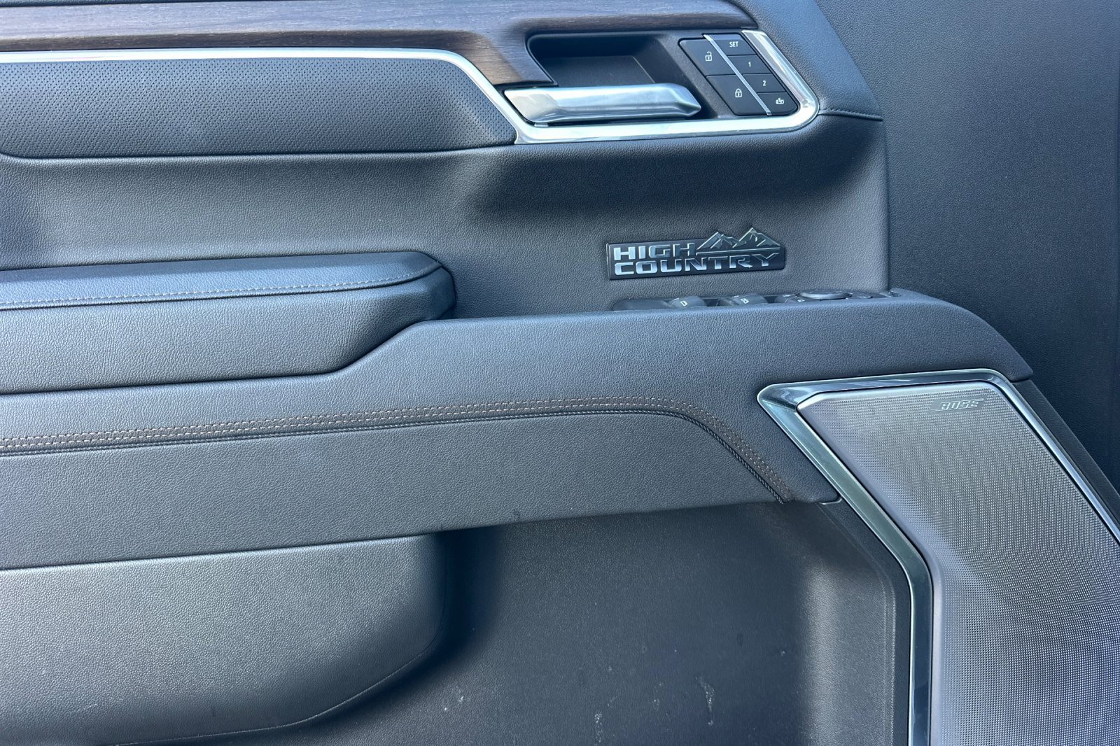 Used 2025 Chevrolet Silverado 1500 High Country w/ Technology Package image 11