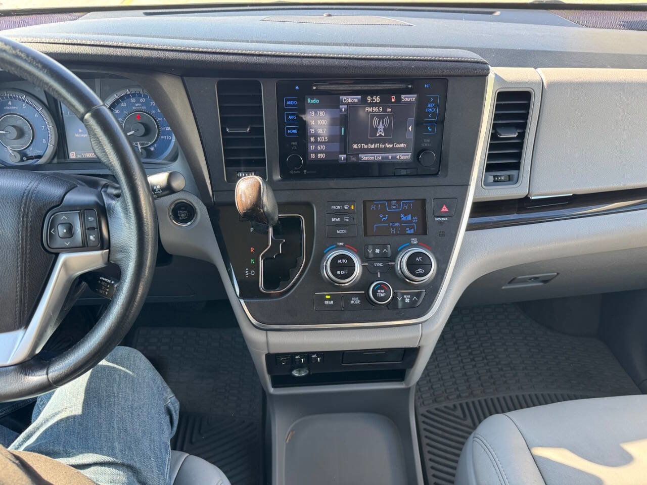 Used 2015 Toyota Sienna XLE w/ XLE Navigation Package AWD/4WD image 17
