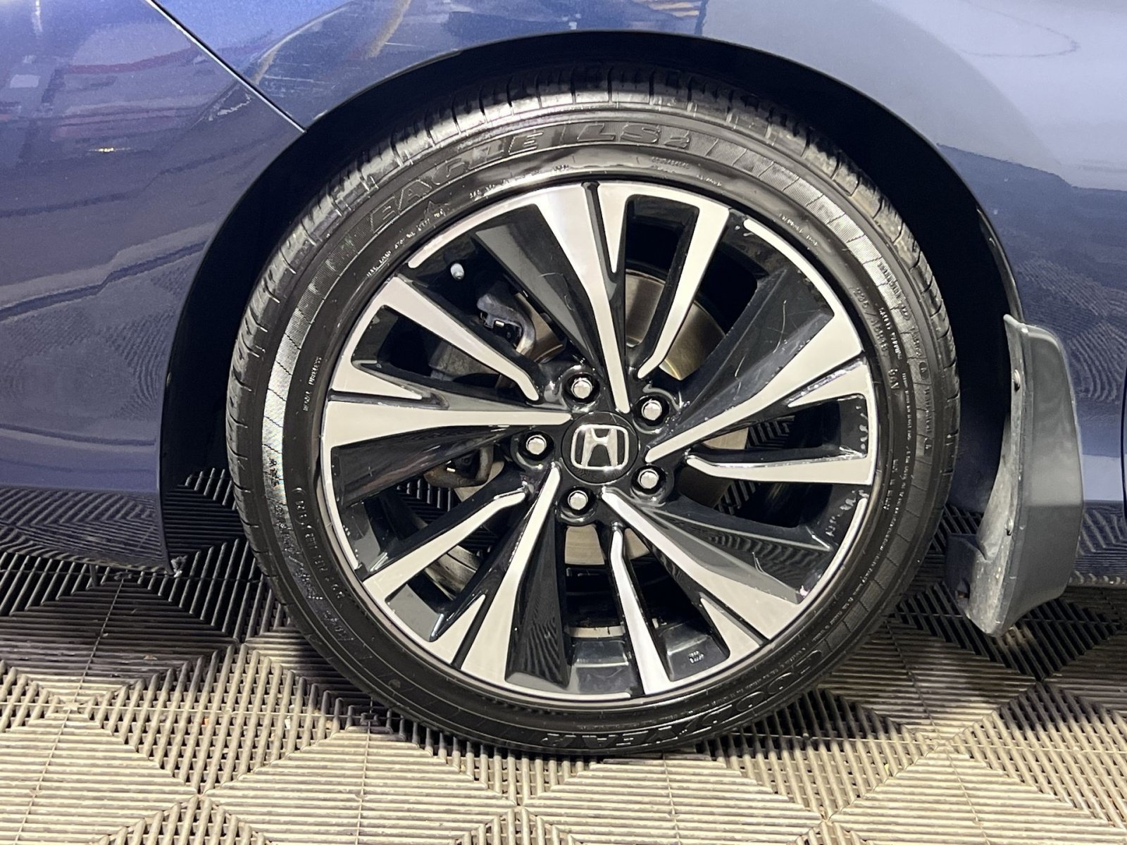 Used 2017 Honda Accord EX-L image 13