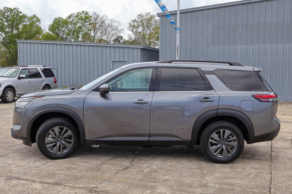 Used 2025 Nissan Pathfinder SV image 25