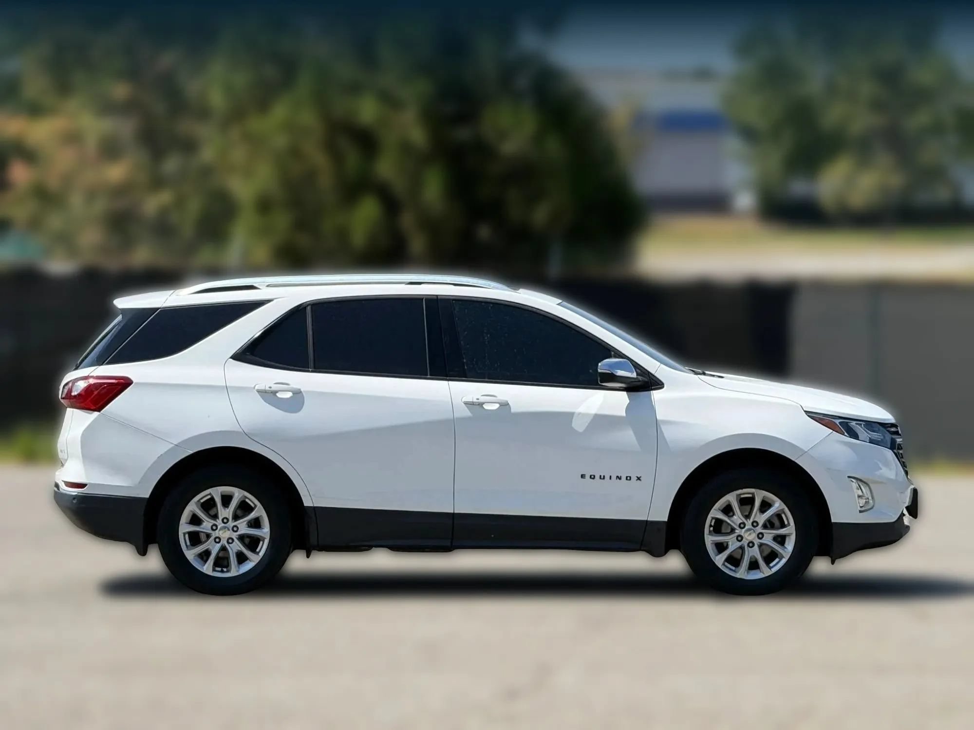 Used 2018 Chevrolet Equinox LT w/ Sun & Infotainment Package AWD/4WD image 7