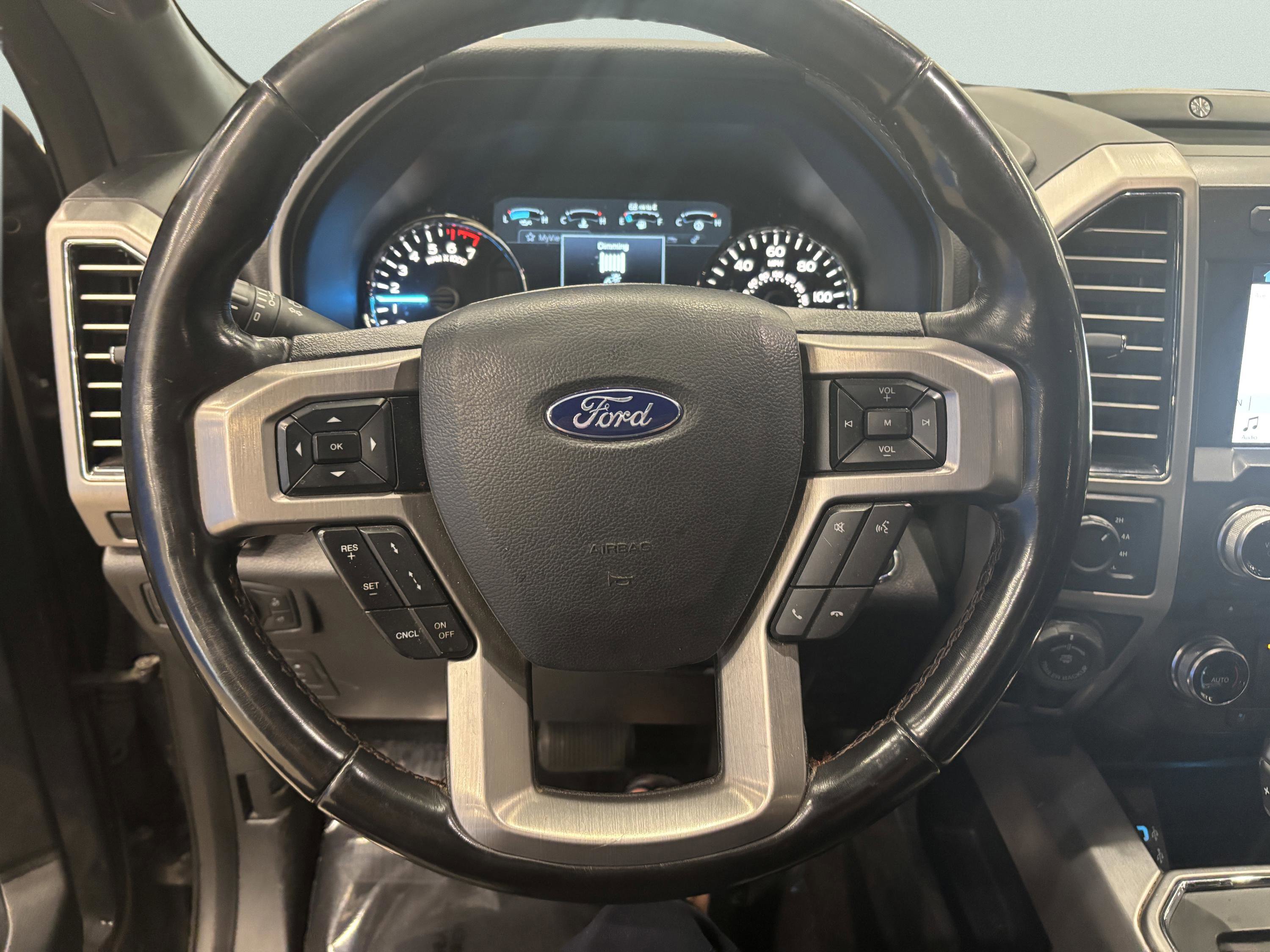 Used 2018 Ford F150 Platinum w/ Equipment Group 701A Luxury image 19