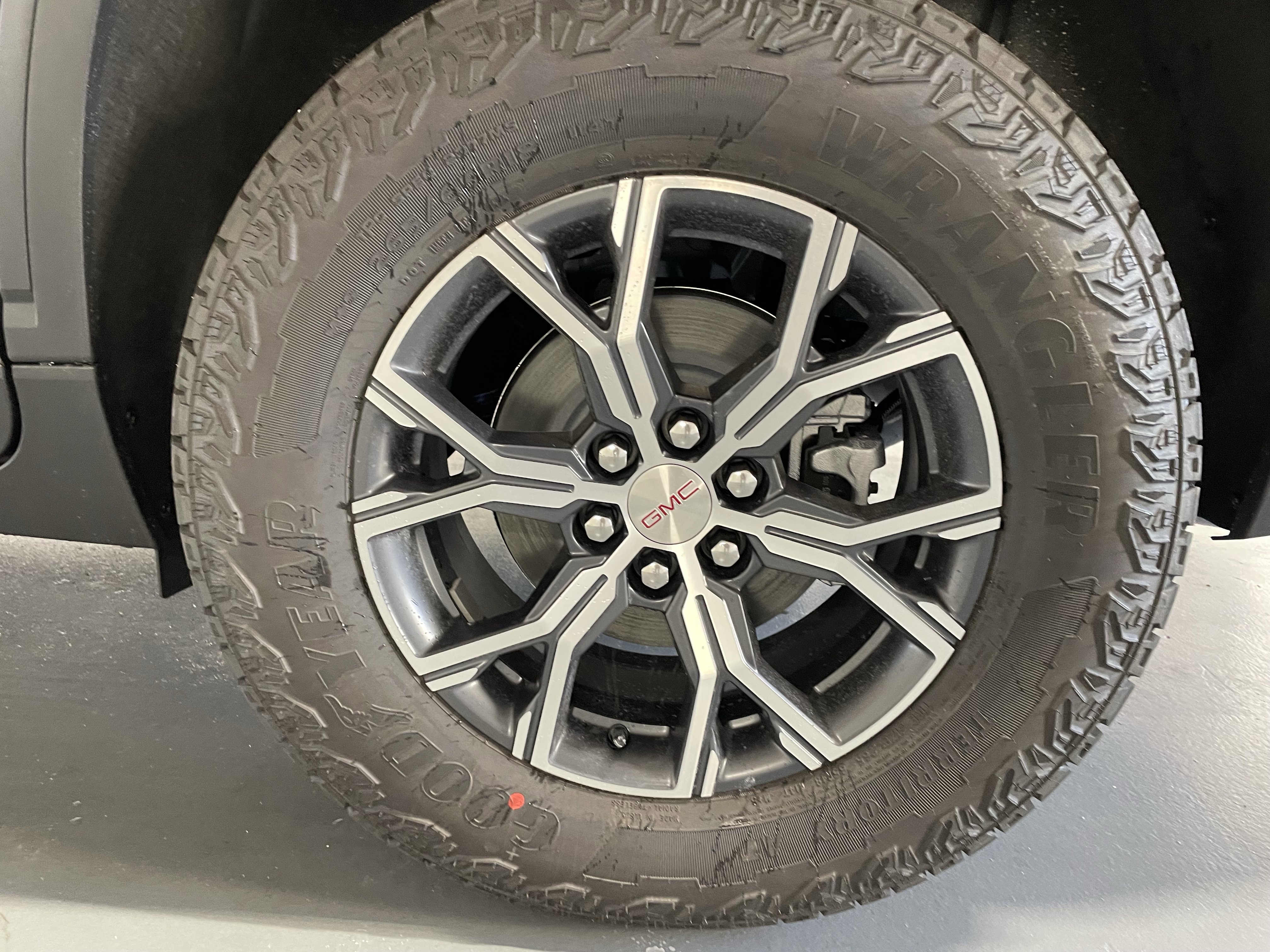 New 2026 GMC Acadia AT4 w/ Luxury Package image 7