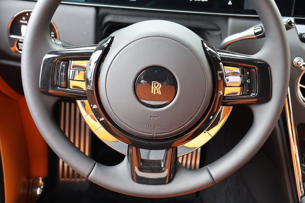 Used 2025 Rolls-Royce Cullinan image 20
