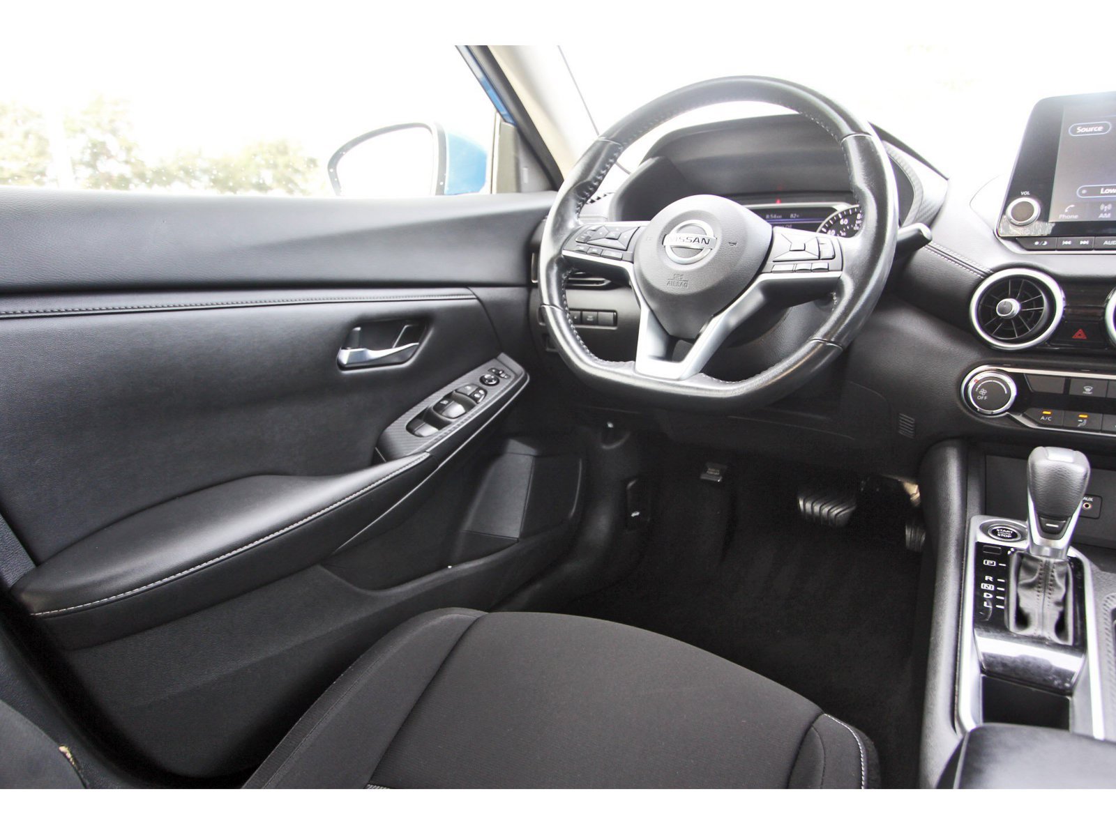 Used 2022 Nissan Sentra SV FWD image 12