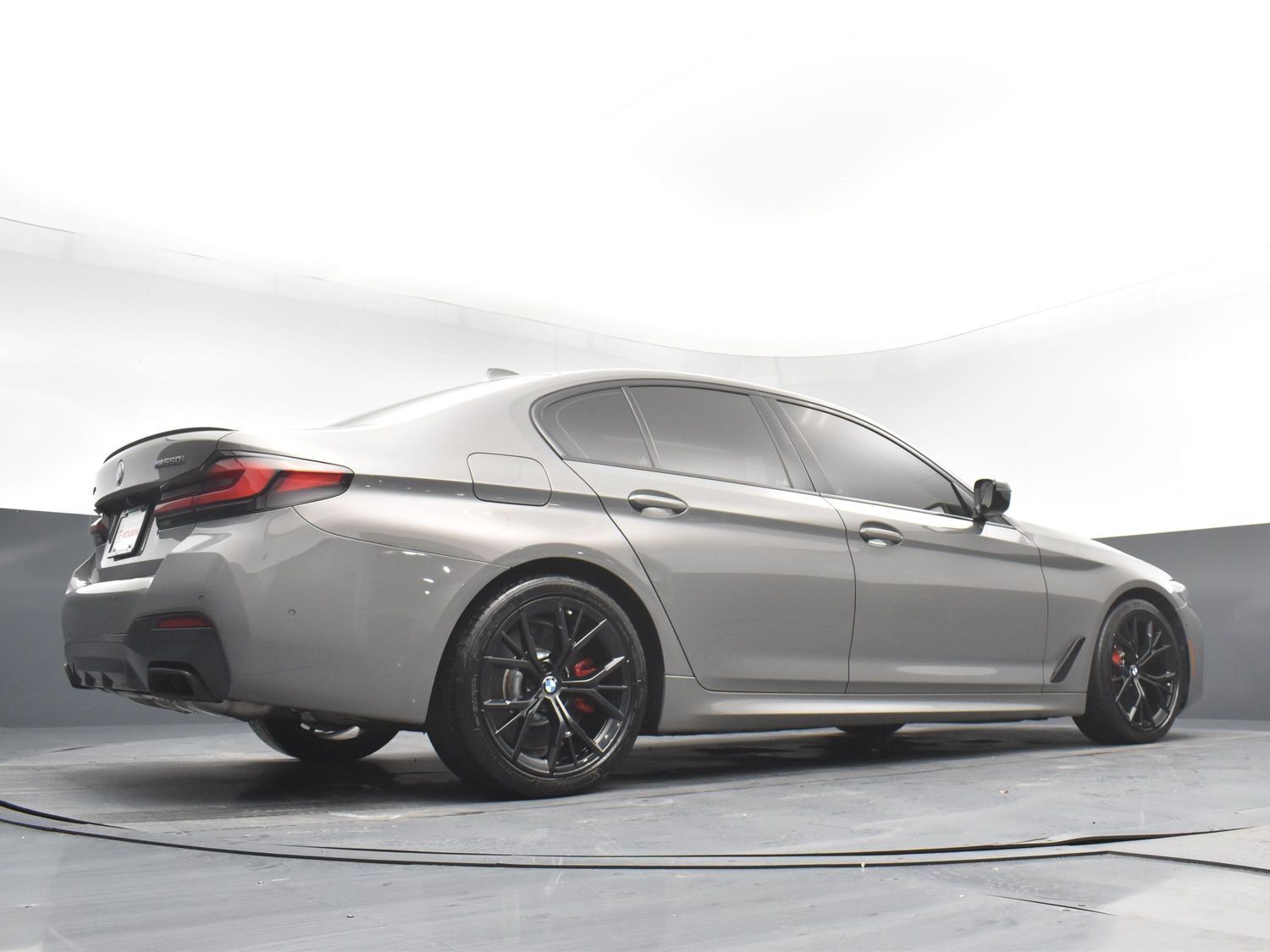 Used 2022 BMW M550i xDrive w/ Shadowloine Package AWD/4WD image 25