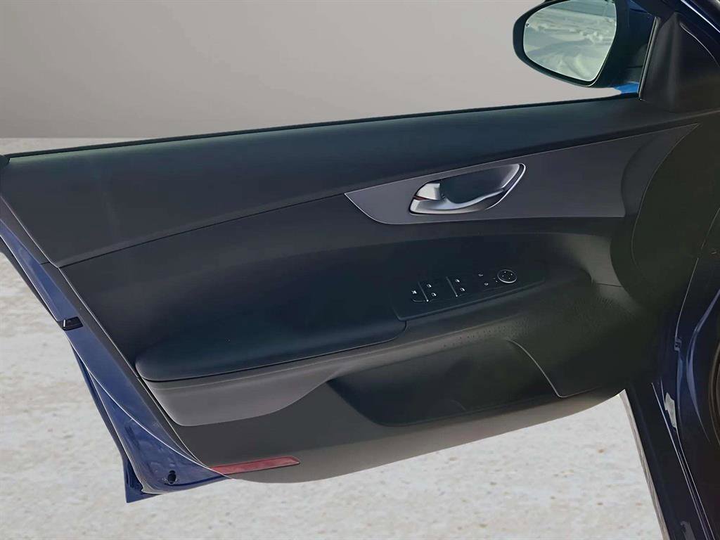 Used 2022 Kia Forte LXS image 20