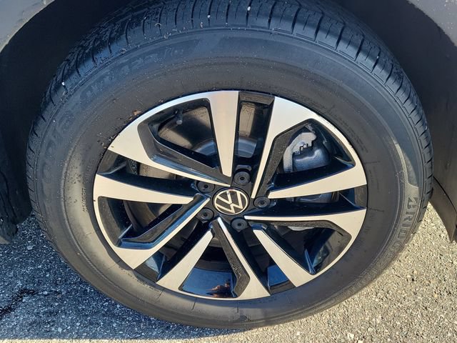 Certified 2024 Volkswagen Tiguan S FWD image 5