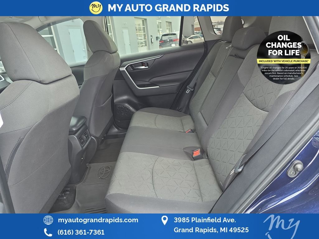 Used 2021 Toyota RAV4 XLE image 26
