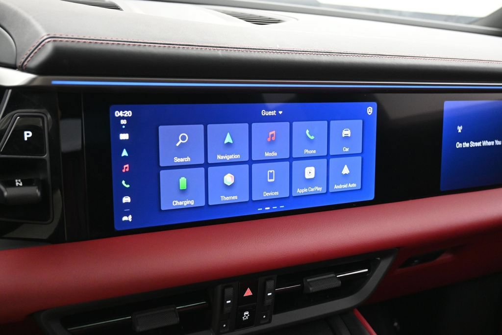 Certified 2025 Porsche Macan 4S Electric AWD/4WD image 20