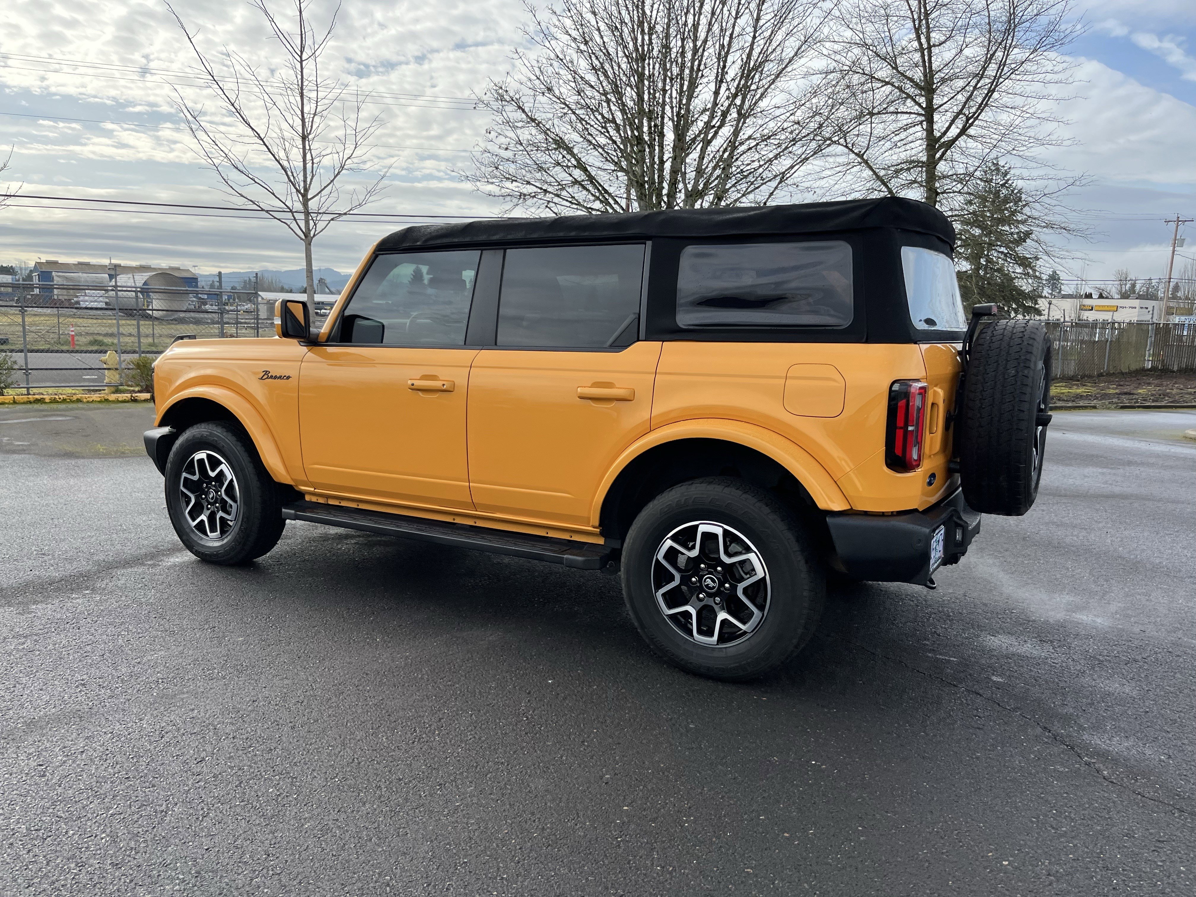 Used 2022 Ford Bronco Outer Banks image 3
