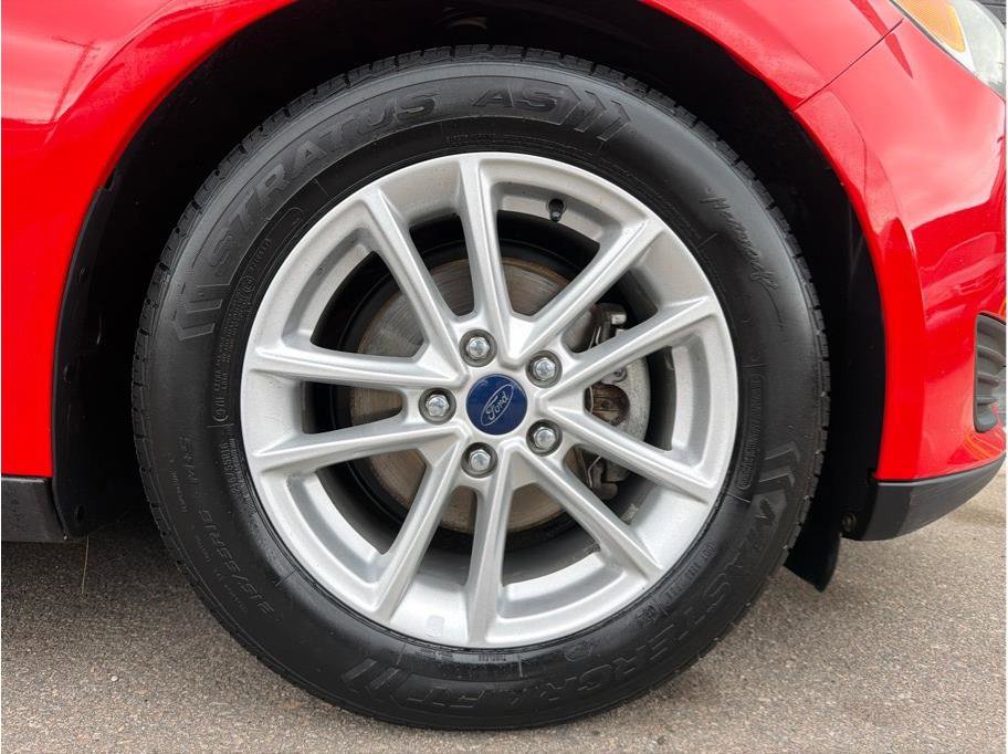 Used 2015 Ford Focus SE FWD image 22