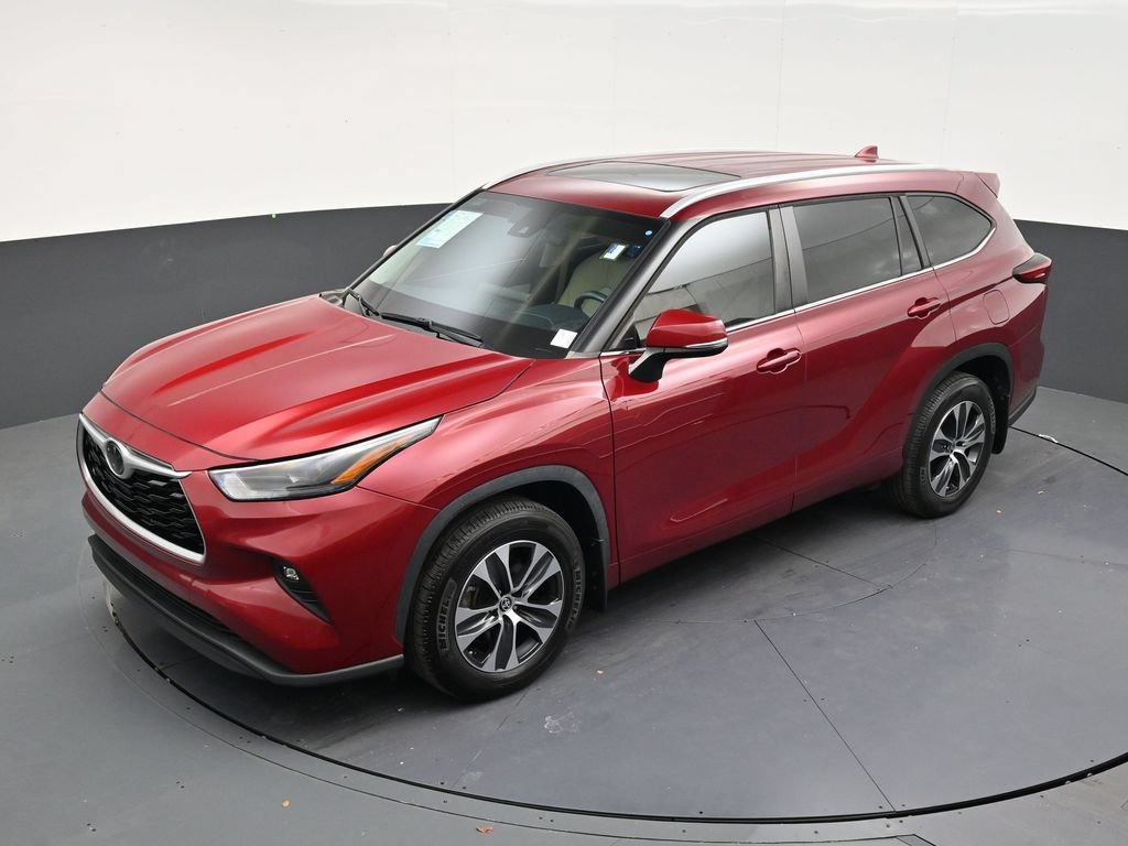 Used 2023 Toyota Highlander XLE FWD image 12