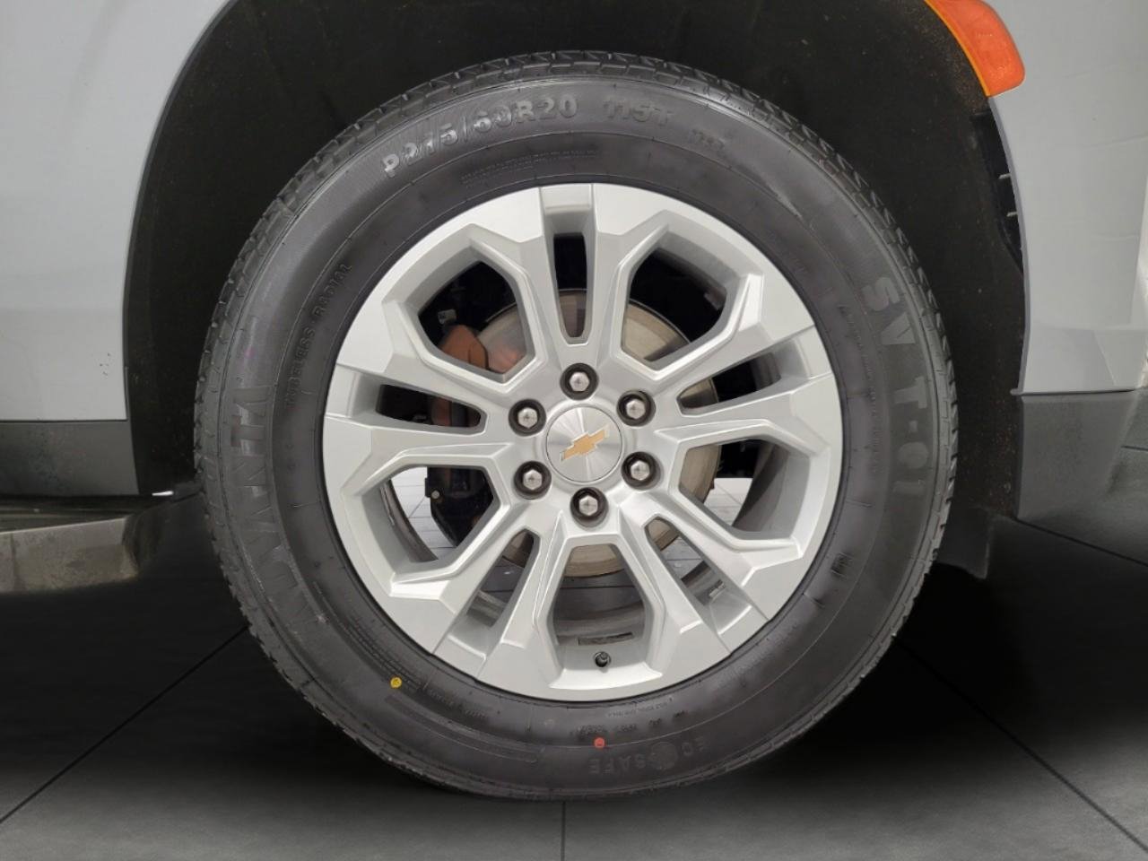 Used 2024 Chevrolet Suburban Premier AWD/4WD image 4