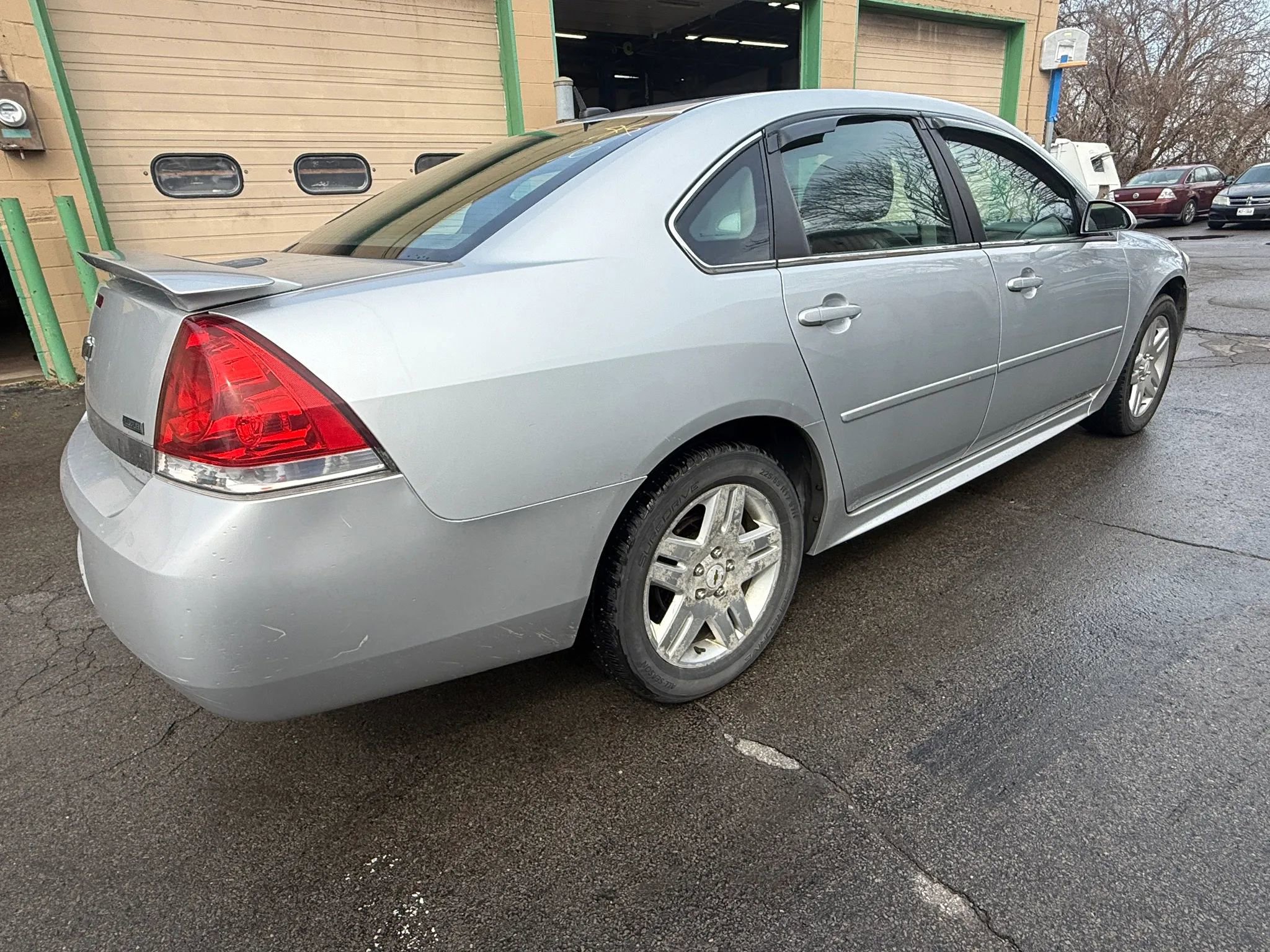 Used 2011 Chevrolet Impala LT w/ Luxury Edition Package image 10