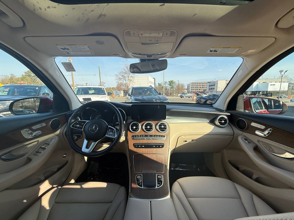 Used 2021 Mercedes-Benz GLC 300 4MATIC w/ Premium Package image 21
