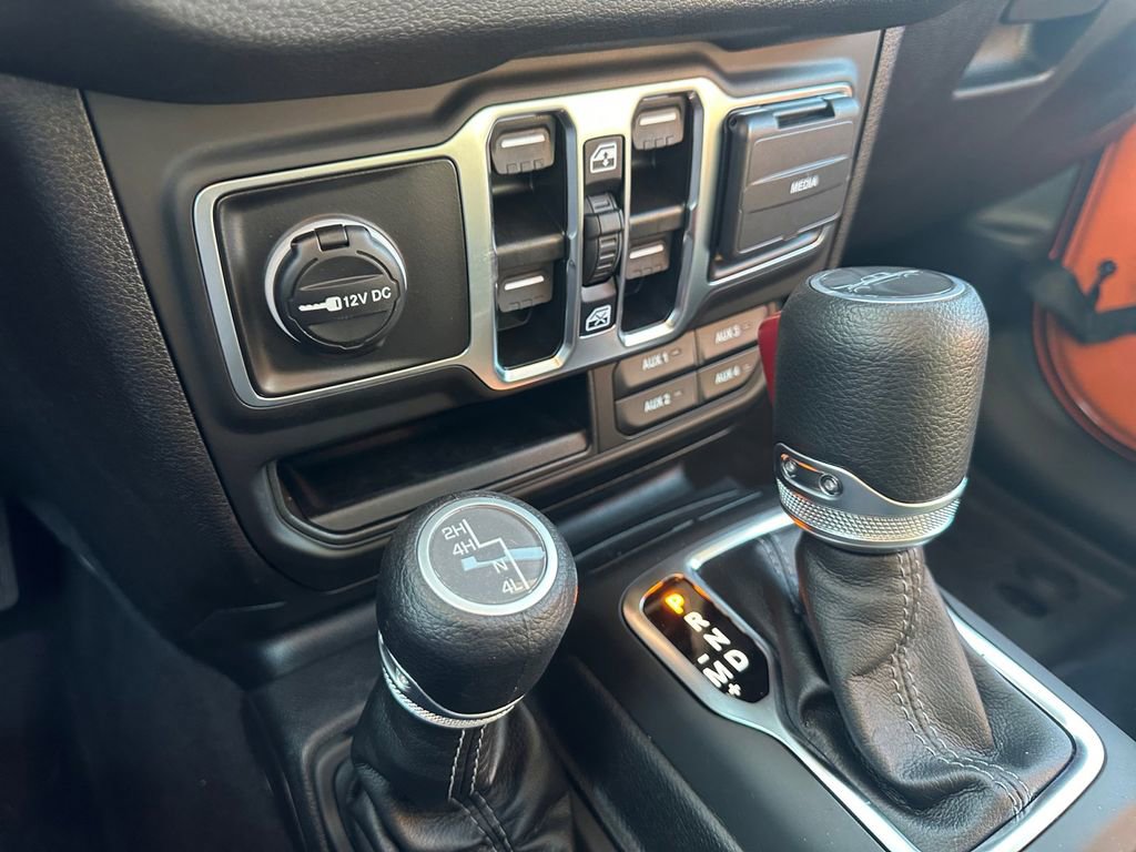 New 2025 Jeep Gladiator Sport image 21