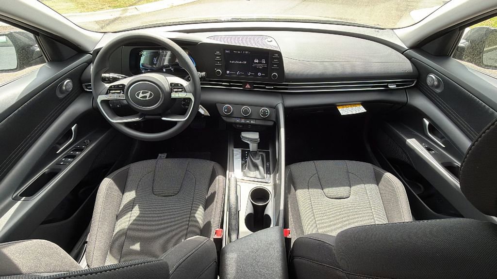 New 2026 Hyundai Elantra SE image 21