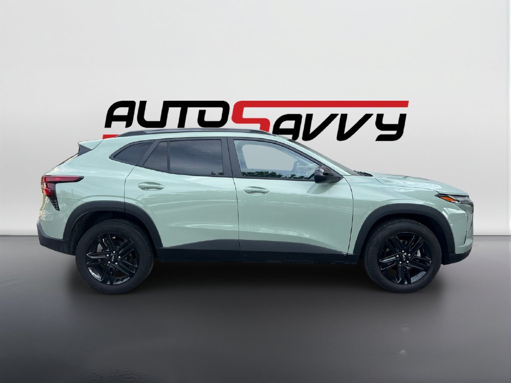 Used 2026 Chevrolet Trax ACTIV w/ Sunroof Package FWD image 4